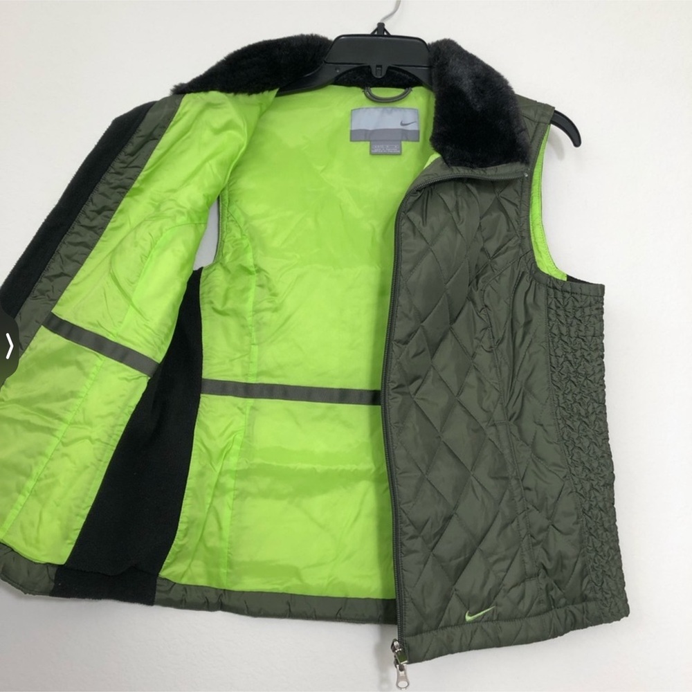 NIKE Women’s Neutral Green Quilted Puffer Vest with Fur Collar - Picture 7 of 14